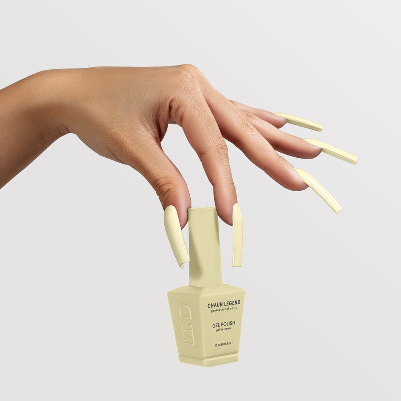 Chaun Legend gellak Fia-get-me-not op de nagel