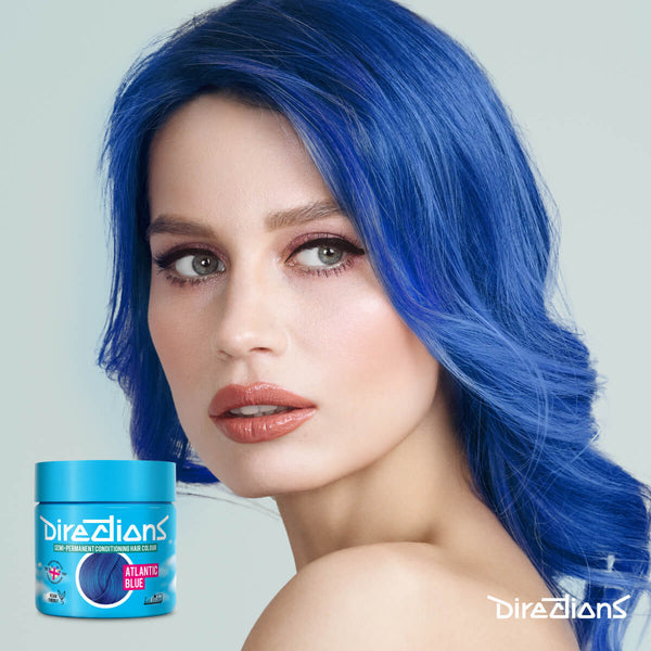 Directions Hair Color #atlantic Blue, semi-permanente haarverf in levendig blauw, op model