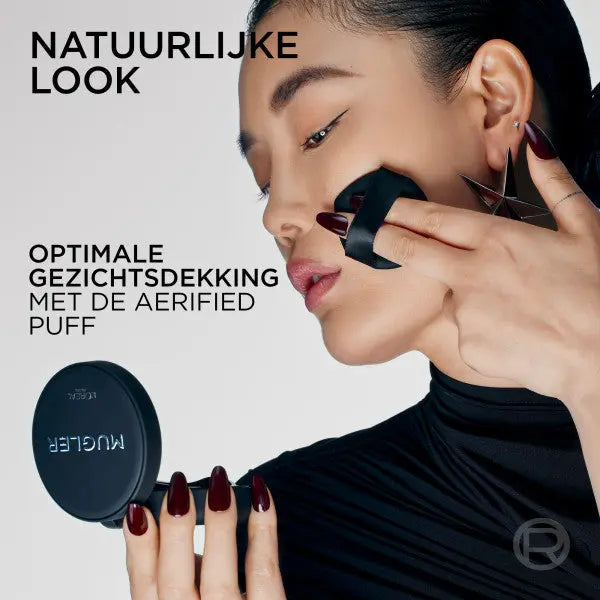 L'Oréal Paris x Mugler Subtle Glow Cushion Foundation 10, lichte foundation voor een egale teint, foto 5 van 7