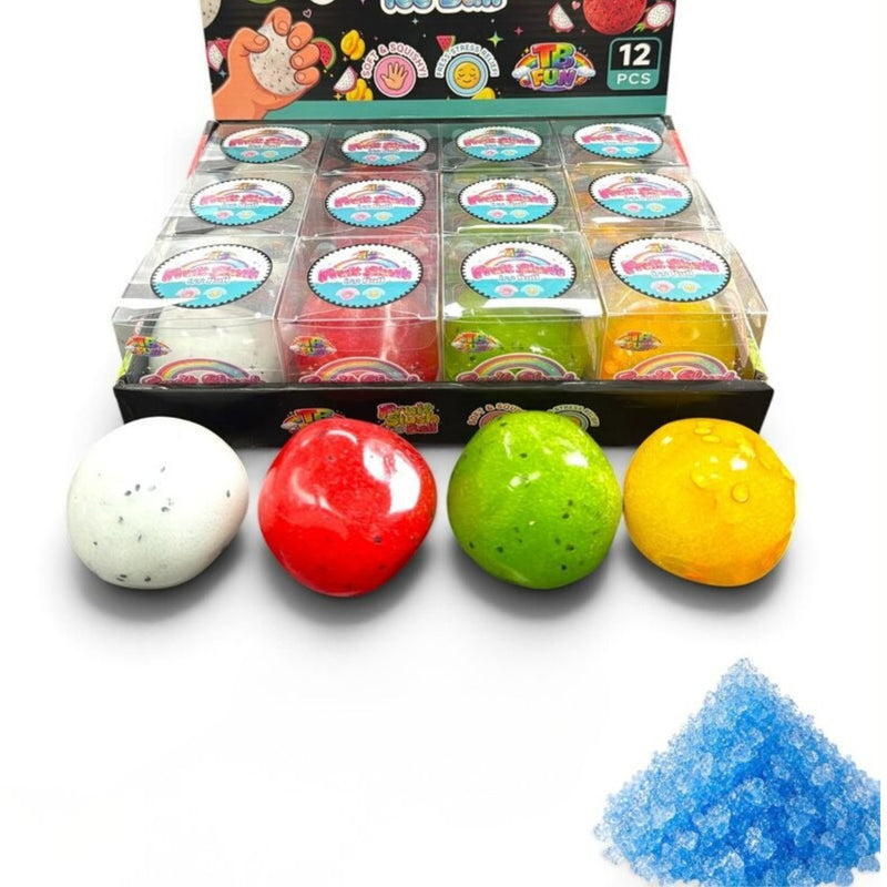 Squishy Mystery Fruit Slush Ice Ball, een mystery squishy met een fruit-geïnspireerde look en crunchy textuur.