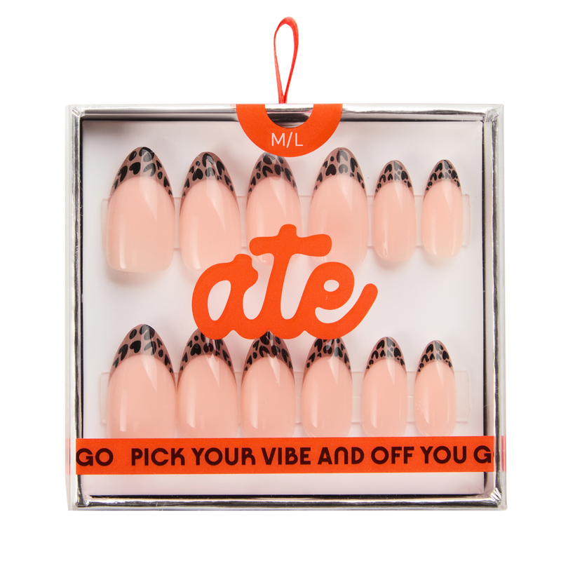 Press On Nails Out Of Line M/L