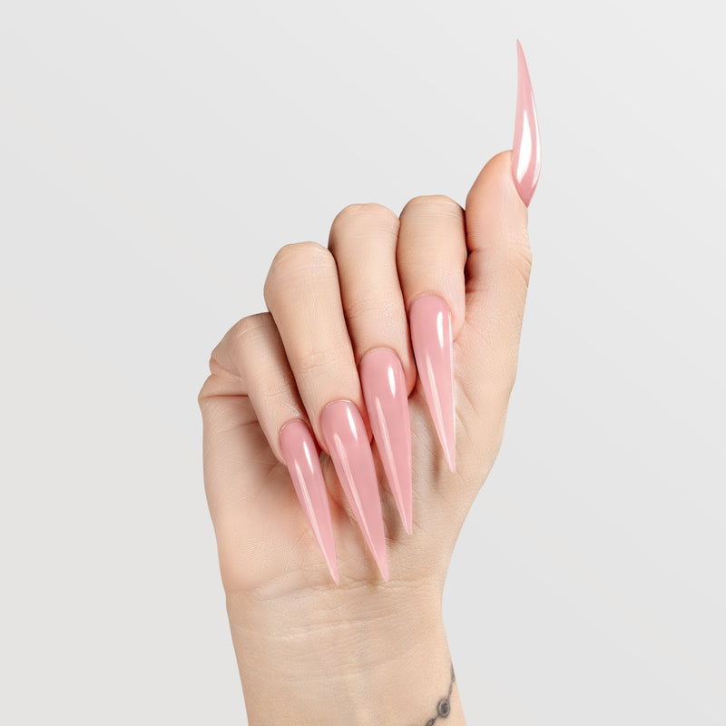 Chaun Legend gellak Love At First Sight op de nagel