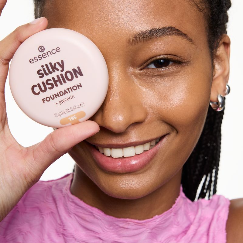 Essence Silky Cushion Foundation 205, vloeibare foundation met medium dekking, foto 9 van 9