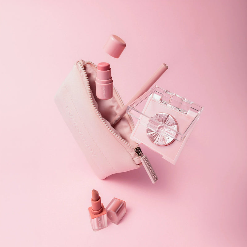 Everybody London Mini Cream Stick Blush Iced Pink, romige blushstick voor wangen, lippen en oogleden, foto 4 van 5