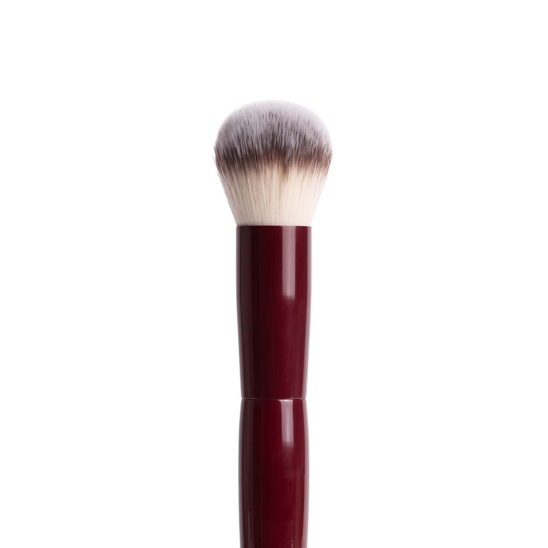 Boozyshop Flawless Round Foundation Brush, primo piano della testina tonda del pennello su sfondo bianco