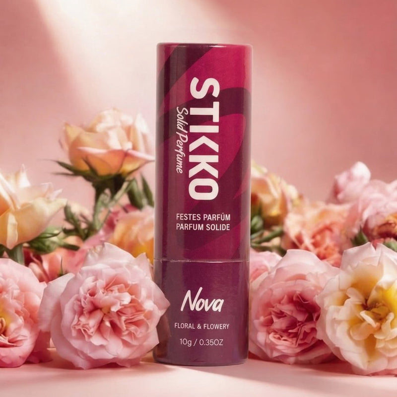 Stikko Solid Perfume Nova, vast parfum in stickvorm met bloemige en fruitige geur.